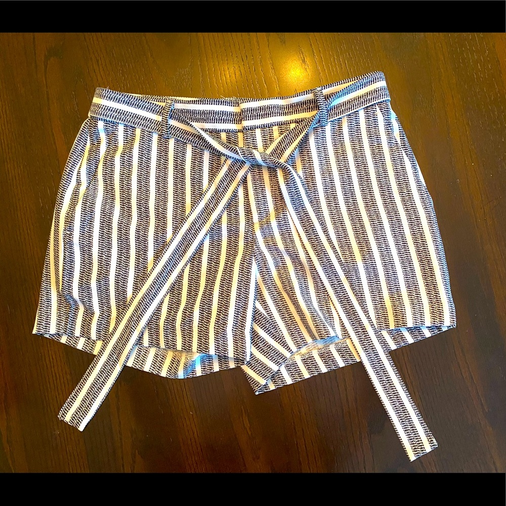 Banana Republic Navy Blue stripes